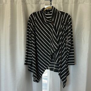 Bobeau Greyand White Striped Sweater